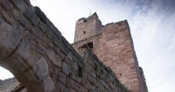 Kloster Schwarzenberg in Scheinfeld: Eine erholsame Auszeit für die ganze Familie. Hier im Bild Burg Hiltpoltstein, ebenfalls im südlichen Steigerwald gelegen.