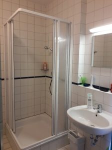 Unsere Badezimmer im Apartment in der Klinik Sonnenschein in Zwiesel