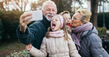 Großeltern: Unvergessliche Zeit für Oma, Opa und Enkelkinder