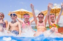 Nach dem Urlaub im eigenen Garten – den Pool und die Spielgeräte winterfest machen (mit Checkliste!) ( Foto: Shutterstock-YanLev)