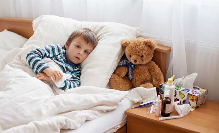 Jeder weiß es, dass Kinder recht schnell an einer Infektion erkranken. Dann ist es sinnvoll, wenn die Körpertemperatur gemessen werden kann. ( Foto: Shutterstock - Tomsickova Tatyana ) 