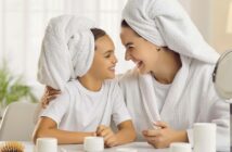 Kosmetik, Cremes und Co.– das braucht man als Familie (Foto: Adobe Stock- Studio Romantic)