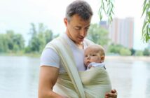 Unterwegs mit Baby – Von Tragetuch, Babytrage und Kinderwagen (Foto: Adobe Stock-Andrey Bandurenko)