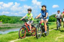 Radtouren mit Kindern: Die Welt vom Fahrradsattel aus entdecken (Foto: Adobe Stock- ARochau )