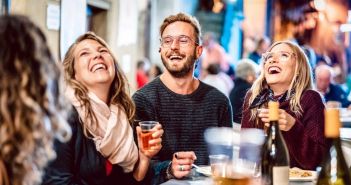 Genießen Sie sechs Tage voller Weinvielfalt Winzer und Gastronomen präsentieren beste Weine (Foto: AdobeStock - Mirko Vitali 431546008)