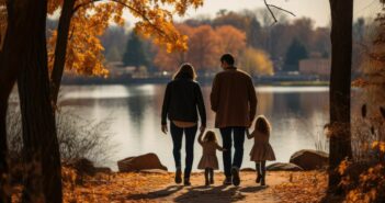 Vergnügliche Familienaktivitäten für Herbst und Winter (Foto: AdobeStock - 644553238 sebastian)