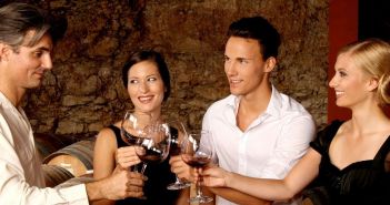 Eine systematische Weinprobe: Tipps für den Vergleich (Foto: AdobeStock - W. Heiber Fotostudio 41503070)