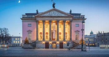 Vielfältiges Programm der Staatsoper Unter den Linden begeistert (Foto: AdobeStock 589718330 diegograndi)