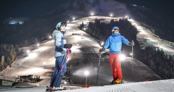 Skivergnügen für die ganze Familie in Söll Nachtskilauf in Söll: Perfekte Pistenverhältnisse unter (Foto: SkiWelt Söll. Dietmar Denger)