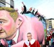 Buntes Spektakel und politische Satire: Der Rosenmontagszug in (Foto: Festkomitee Kölner Karneval)