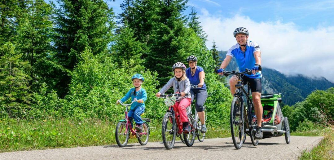 Endlich Urlaub in Sicht: Spartipps für Familien vor und im Urlaub (Foto: AdobeStock - 316122780 ARochau)