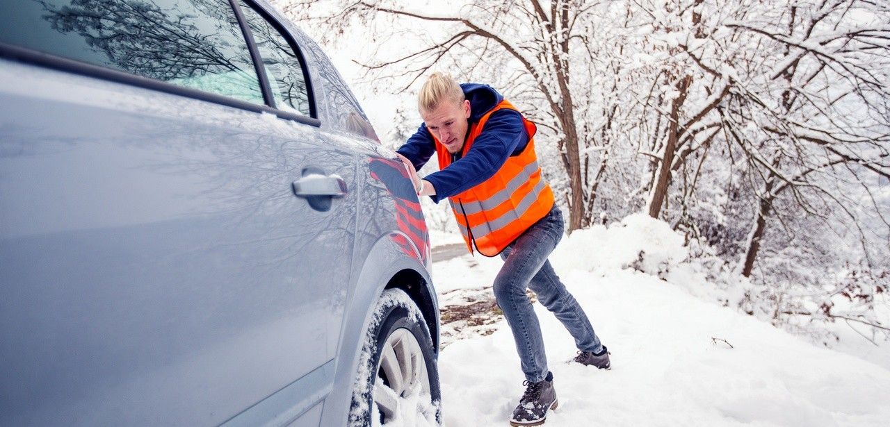 Autobatterien im Winter: Die Belastung durch Kälte und kurze (Foto: AdobeStock - Novak 303176988)