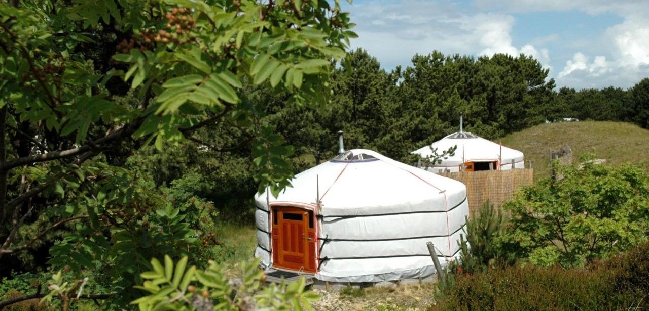 Magische Übernachtungserlebnisse auf den Watteninseln: Jurten, Ateliers und (Foto: Texel Yurts)