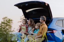 So klappt die entspannte Fahrt mit dem E-Auto in den Familienurlaub. (Foto: AdobeStock_612385388 Halfpoint)