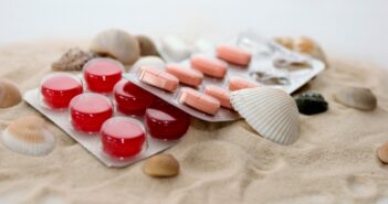 Reiseapotheke für Kinder und Erwachsene  (Foto: AdobeStock - blende40 - 6919079)