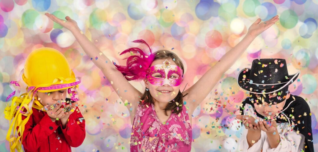 Fasching mit Kindern: So wird der Familienausflug zur närrischen Erfolgsgeschichte (Foto: AdobeStock - S.Kobold - 135569356)