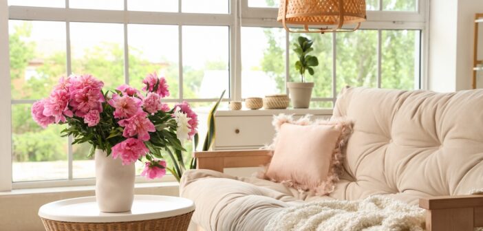 Blumen im Alltag: Kleine Gesten mit großer Wirkung (Foto: AdobeStock - Pixel-Shot - 1879461333)