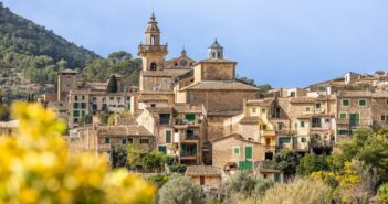 Mallorca für Familien: 10 Ideen für aktive Ausflüge und unvergessliche Urlaubstage (Foto: AdobeStock - ladistock - 1896623658)