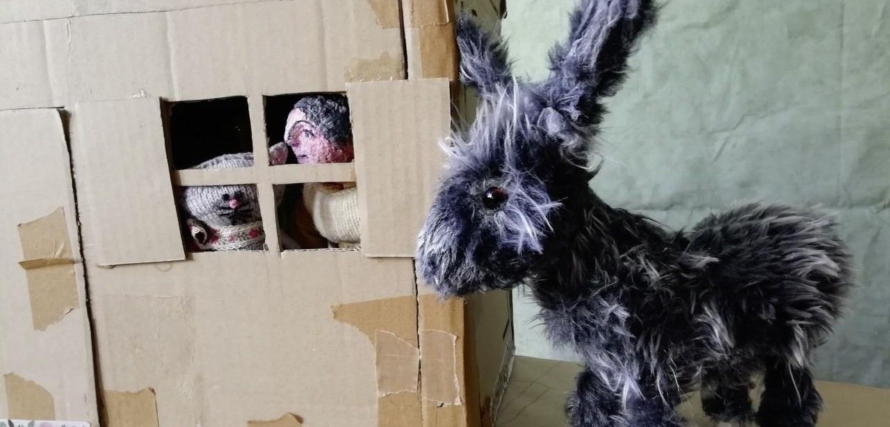 Puppenspielerin Warmuth zeigt "Armer Esel Alf" Sonntagmorgen im (Foto: Heidrun Warmuth)