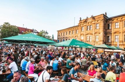 Zehntes Erlanger Weinfest lockt Genießer mit 40 renommierten (Foto: Erlanger Tourismus und Marketing Verein e.V.)