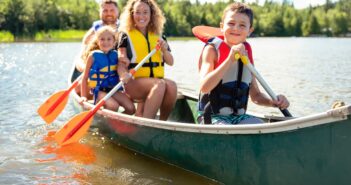 Spontaner Familienausflug am Wochenende: So wird aus einer Idee ein entspannter Tag (Foto: AdobeStock - Louis-Paul Photo - 228614541)