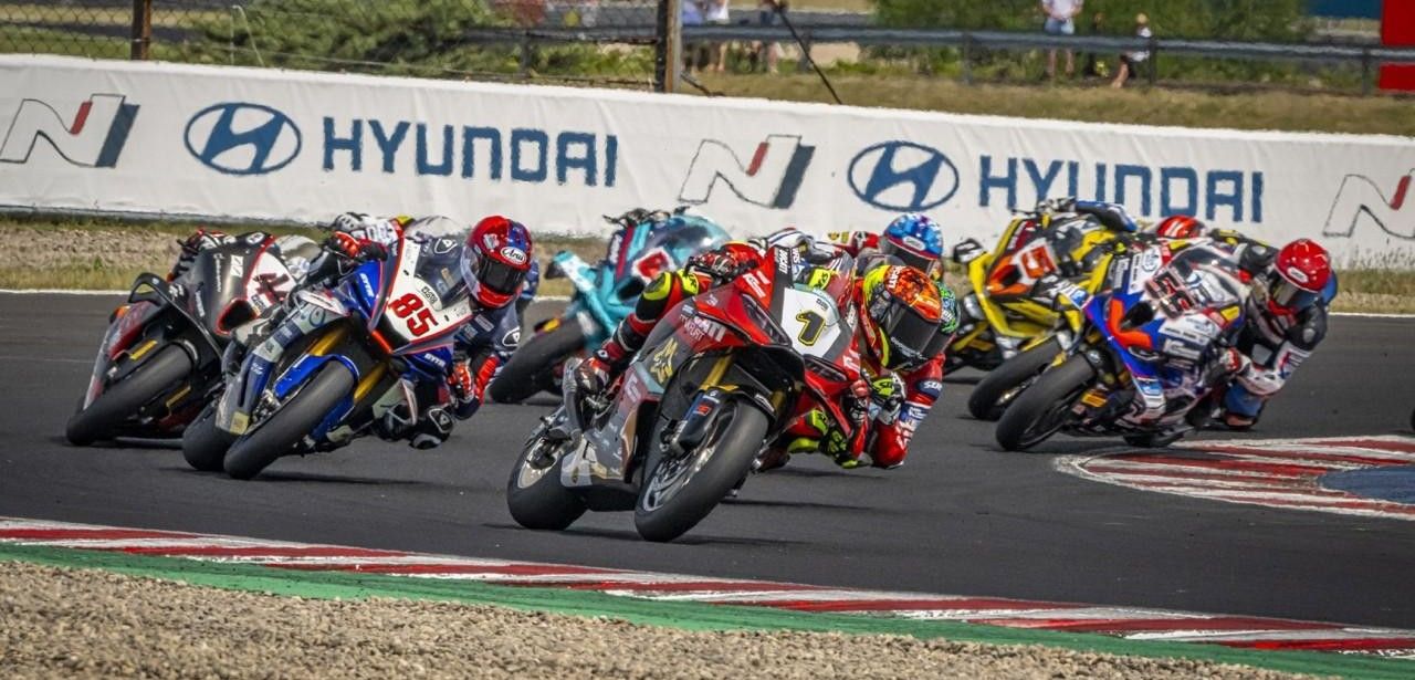 Nach Sommerpause: EURO MOTO startet zweite Saisonhälfte in (Foto: Motor Presse Stuttgart GmbH & Co. KG)